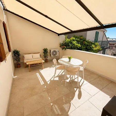 Le Nily Provence, T2 Cosy Renove Avec Clim, Exterieur Et Parking *